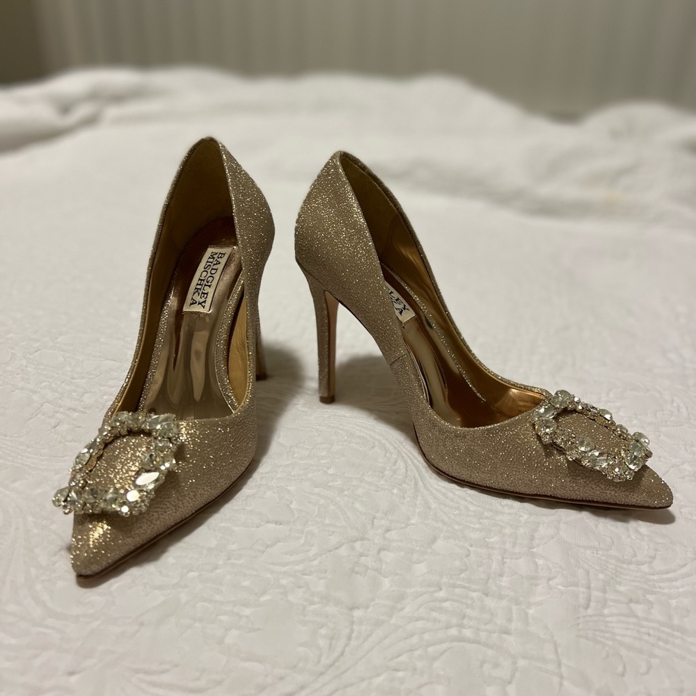 Mischa Badgley gold heels, size 5.5
